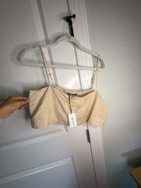 On The Fifth Beige Cropped Spaghetti Strap Camisole Top

Tag says S but fits L